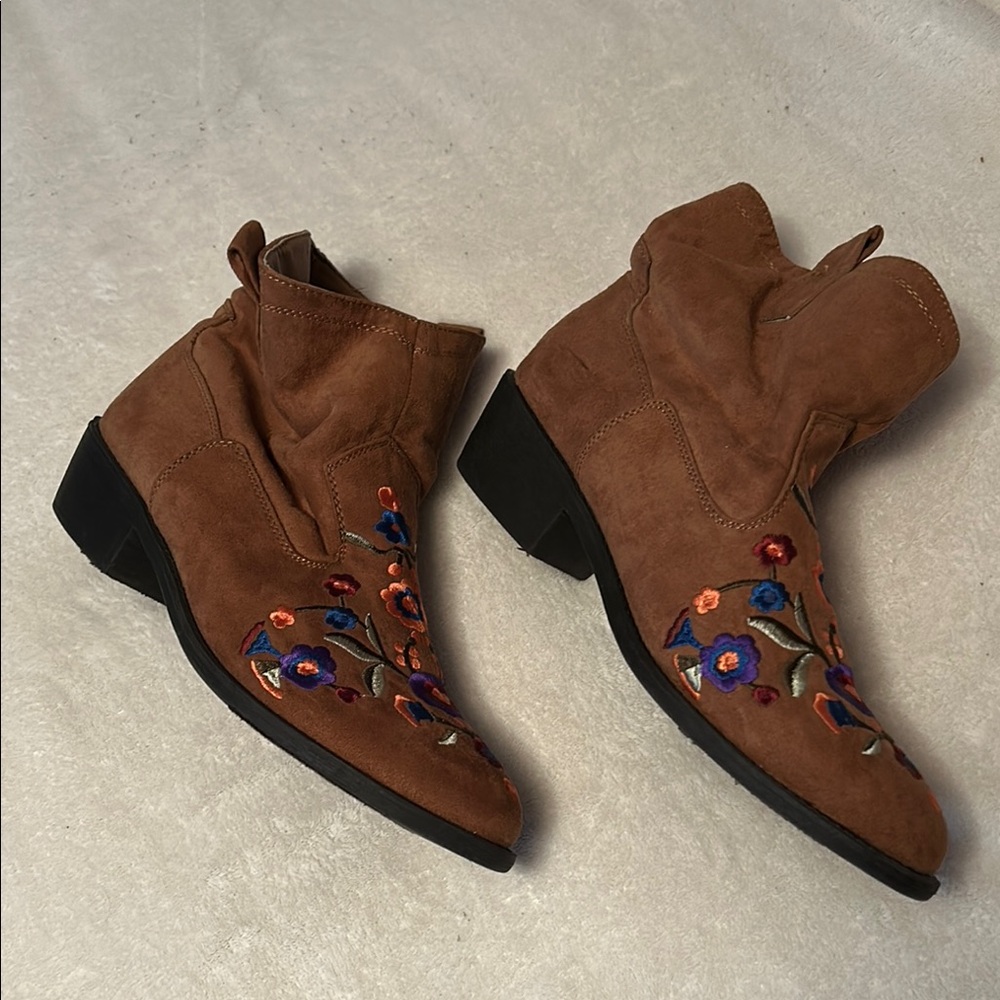 Mudd Brown Embroidered Ankle Booties - Picture 3 of 11